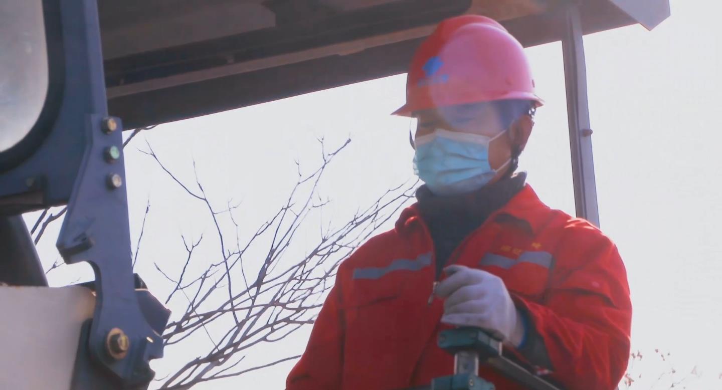 【新时代工业工人风范】市122cc太阳集成游戏集团金牌职工——王凯